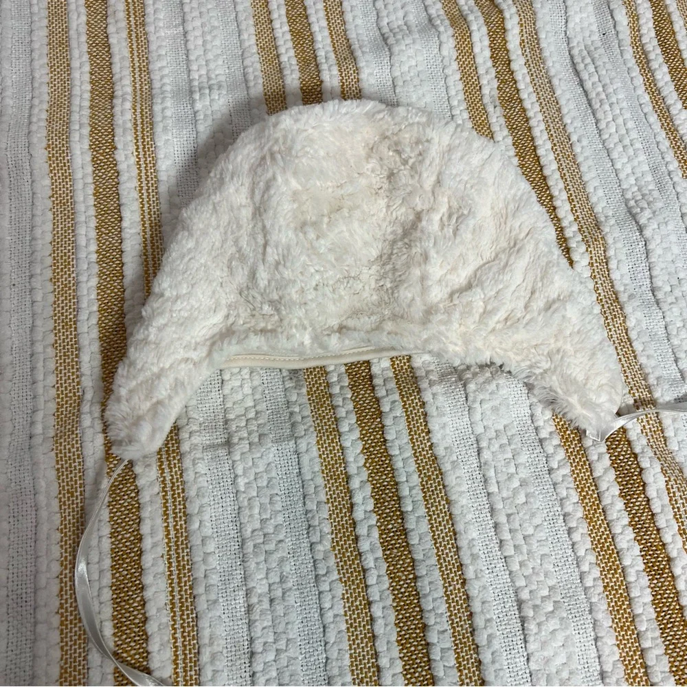 H&M Kids Cream Fleece‎ Hat Size 9-12M